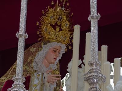 Nuestra Señora del Amparo y Compasión bajo palio Nuestra Señora del Amparo y Compasión bajo palio