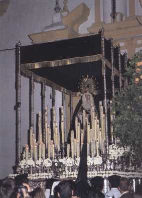 María Santísima del Mayor Dolor bajo palio