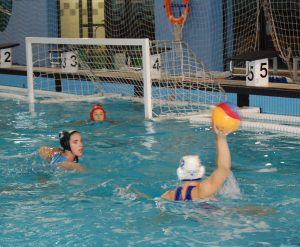 Aida Bartolomé, en defensa ante el C.N. Catalunya